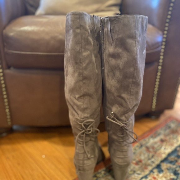 Size 7 Taupe high suede Boots, tie up along the back - Picture 2 of 4